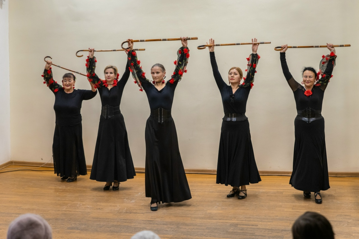 В Твери женщины станцевали в библиотеке имени Горького