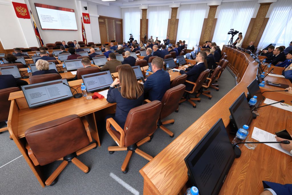 Депутаты южноуральского парламента намерены развивать социальную политику, спорт и решать вопросы ЖКХ