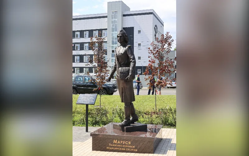 «Маруся» на Аллее Героев: в Воронежской области открыли памятник военной медсестре в память о женщинах‑фронтовичках