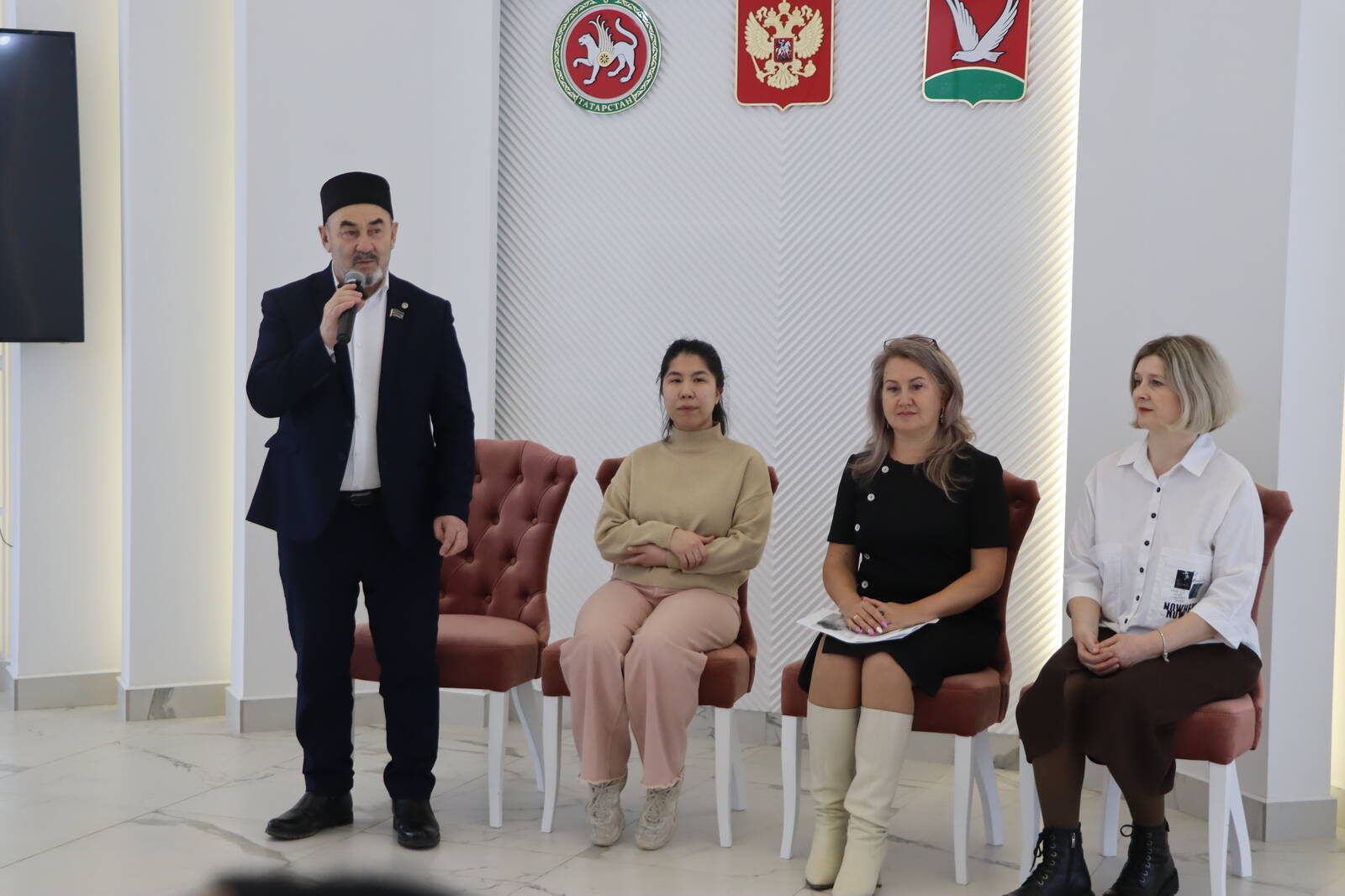 От выбора имени до колыбельной: чему учат в татарстанской «Школе молодых родителей»