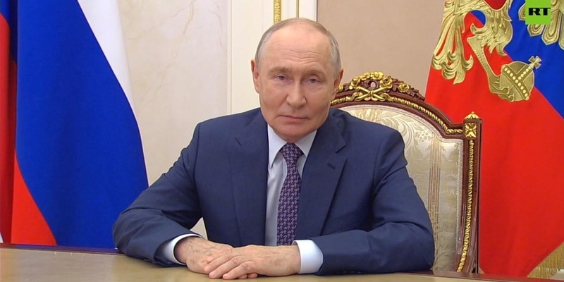 Путин поздравил российских учителей с профессиональным праздником
