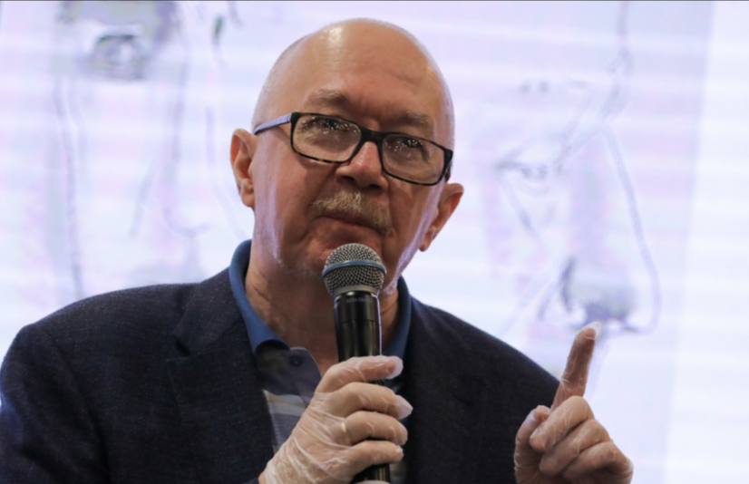 Денис Драгунский: литература — это искусство, а не зеркало политики Денис Драгунский: литература — это искусство, а не зеркало политики