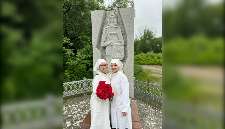 Как рисунок биробиджанской школьницы стал памятником фронтовой медсестре